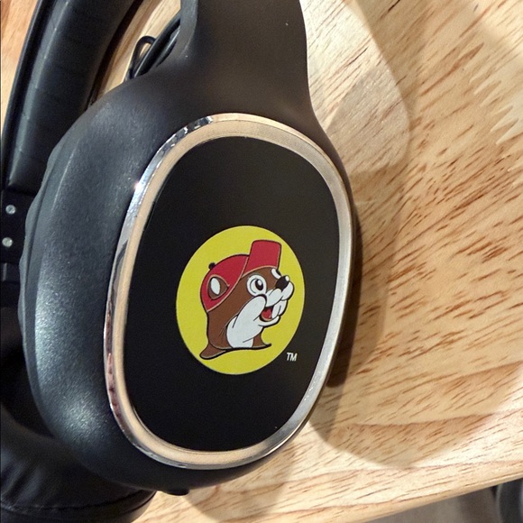 Buc’ees Wires or Wireless Black Headphones - Picture 2 of 3
